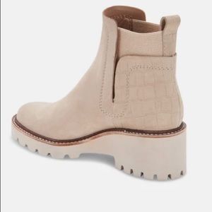DULCE VITA HUEY H2O BOOTS IN DUNE SUEDE